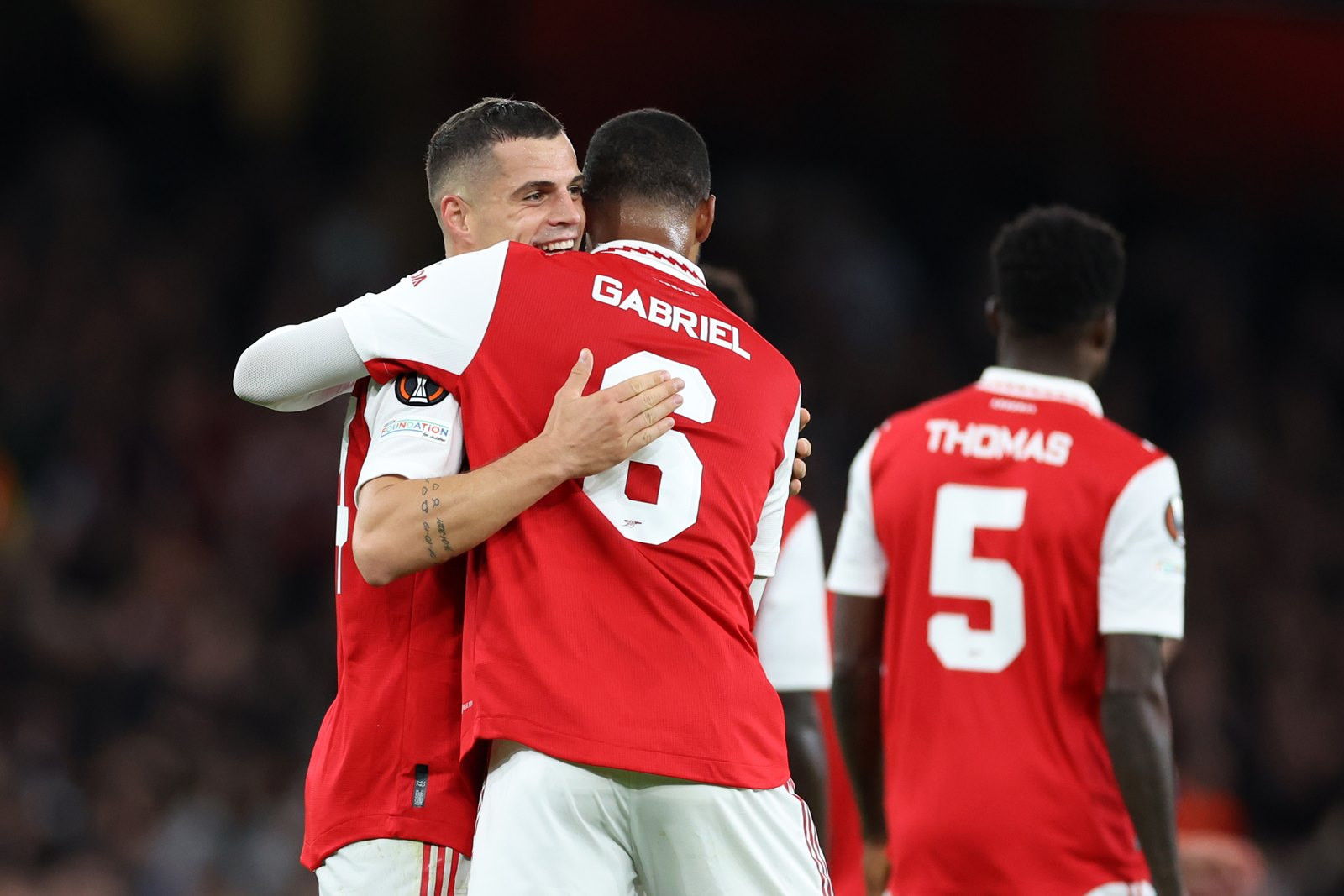 Xhaka lóe sáng, Arsenal đoạt vé sớm vào vòng knock-out Europa League