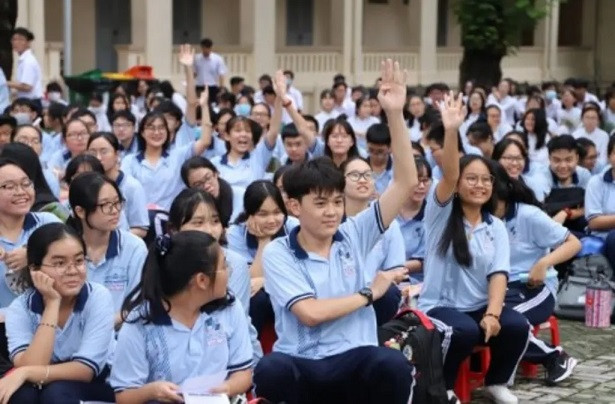 Public schools should start at 7:30 am in HCM City: parents say