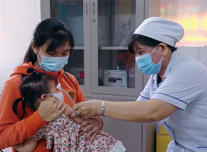 TP.HCM lại thiếu vắc xin miễn phí cho trẻ em