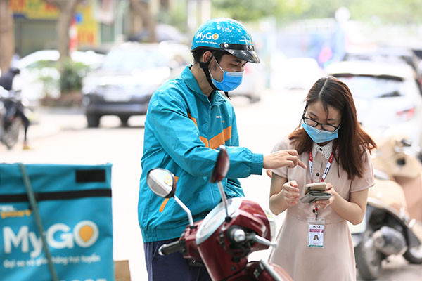 ‘Cháy’ kho hàng trước mùa chốt đơn cuối năm