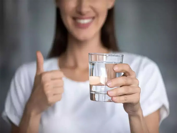 Uống nước sai cách dễ gây nguy  hại cho sức khỏe