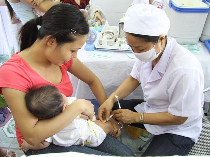 HCMC faces risk of interruption in vaccination program ảnh 1