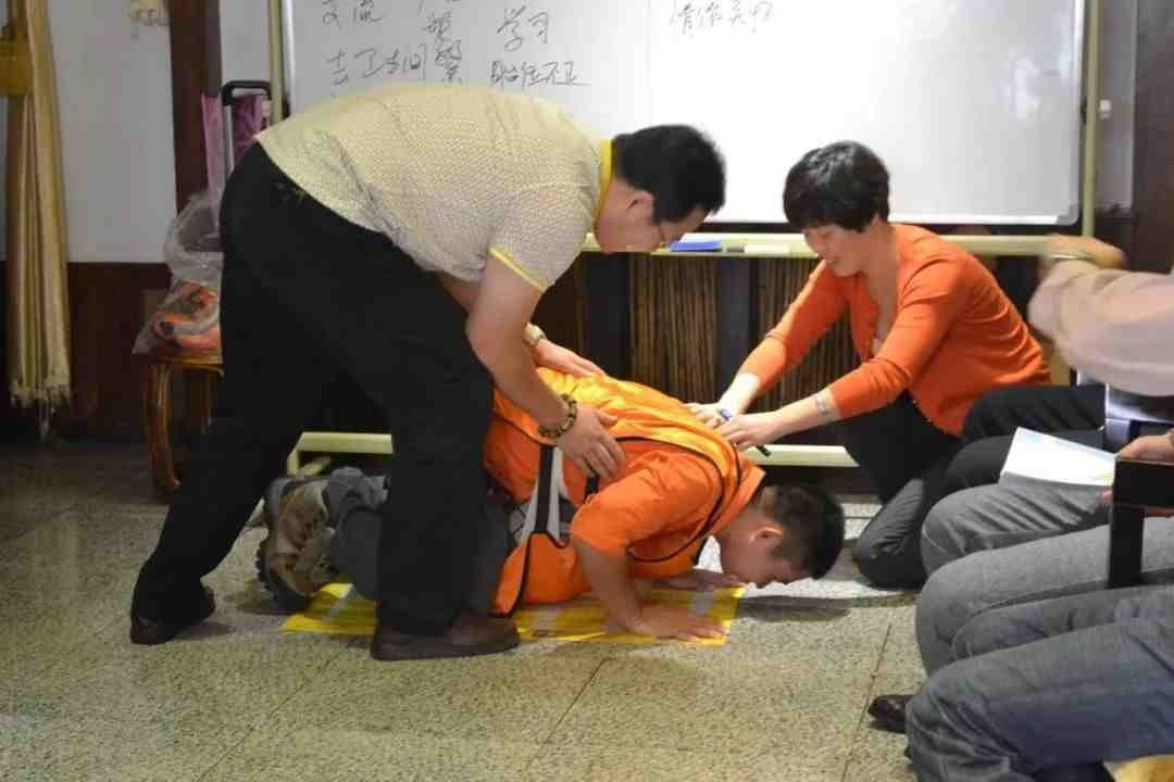 Lớp dạy làm đàn ông đích thực ở Trung Quốc