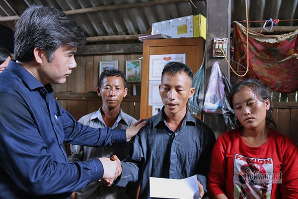 Nén nỗi đau mất con, người cha nói lời gan ruột về chuyện cổng trường