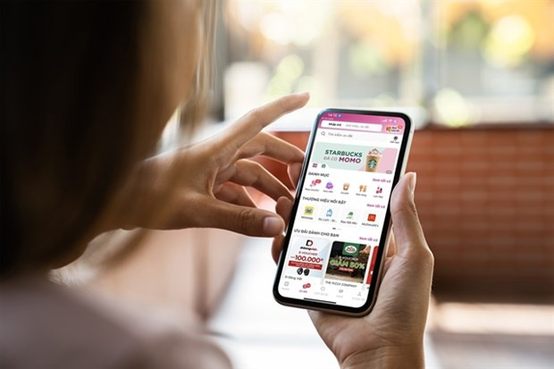 Nearly 60% of digital consumers in Vietnam use fintech solutions hinh anh 1