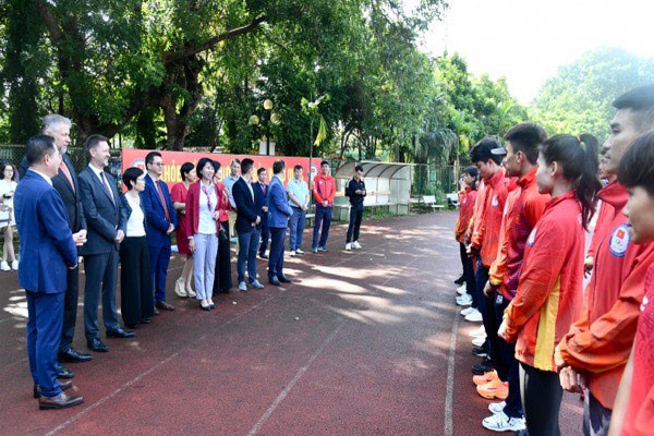 Vietnam, Hungary to deepen sports relationship