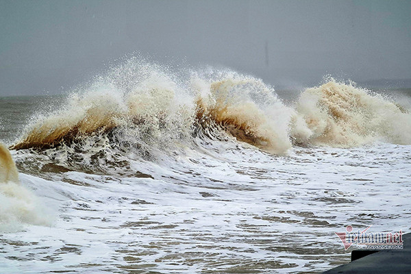 Biển Đông sắp đón bão số 7, diễn biến rất phức tạp