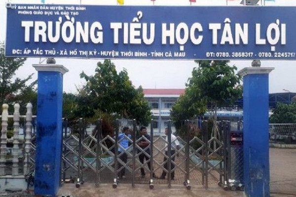 Thu tiền phụ huynh sai, hiệu trưởng tự nhận 'phê bình, rút kinh nghiệm'