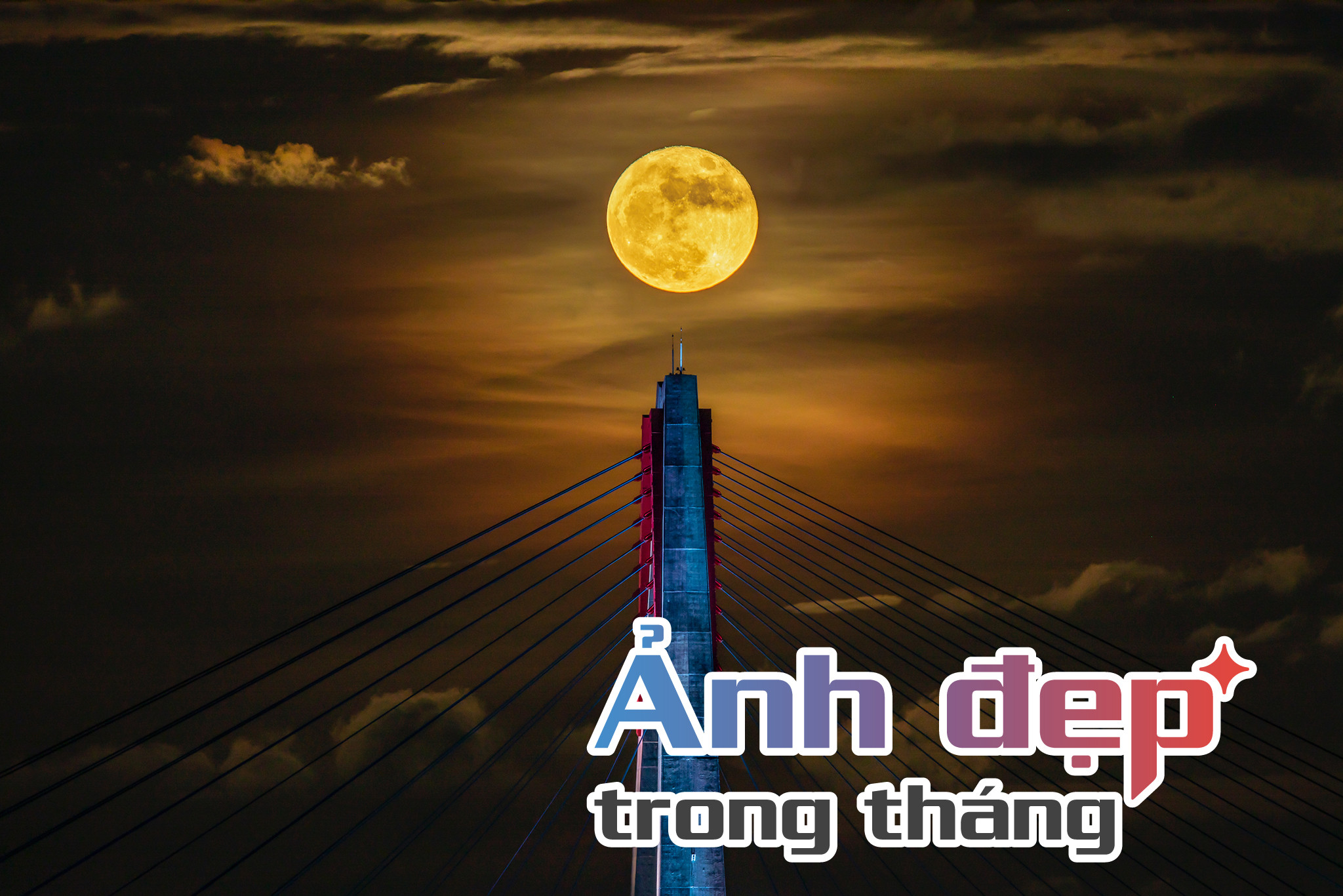 Siêu trăng trên cầu Nhật Tân là ảnh ấn tượng tháng 7 trên VietNamNet