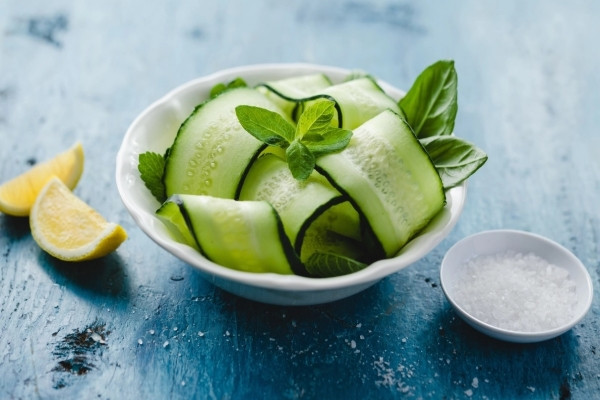 Salad dưa chuột giúp da tăng độ ẩm, khỏe hồng hào