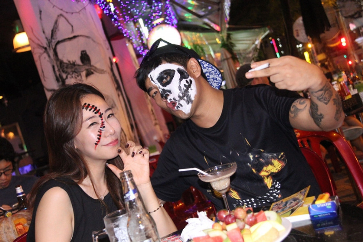 best halloween hangout spots in hanoi picture 6