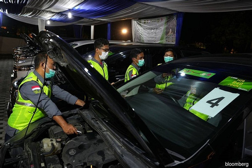 Indonesia thử nghiệm ô tô chạy bằng dầu thực vật