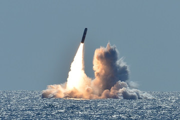 Mỹ ngừng phát triển tên lửa hạt nhân phóng từ tàu ngầm
