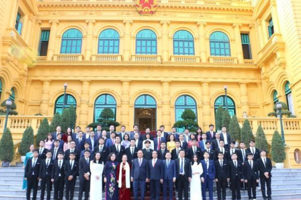Chủ tịch nước tặng Huân chương Lao động cho học sinh đoạt giải quốc tế