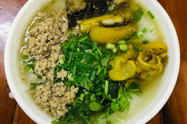 Món cháo 'độc dược' chỉ bán buổi tối, chế biến gần 9 tiếng mới ra lò ở Hà Giang