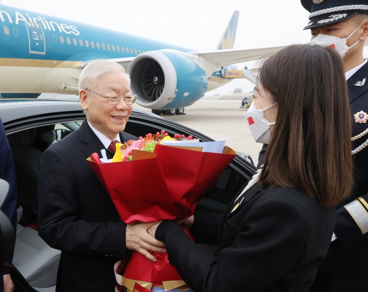 party chief arrives in beijing, beginning china visit picture 2