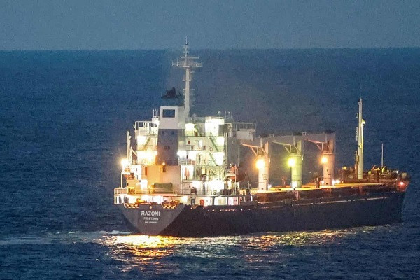 Nga đình chỉ thỏa thuận xuất khẩu ngũ cốc, trao đổi tù binh với Ukraine