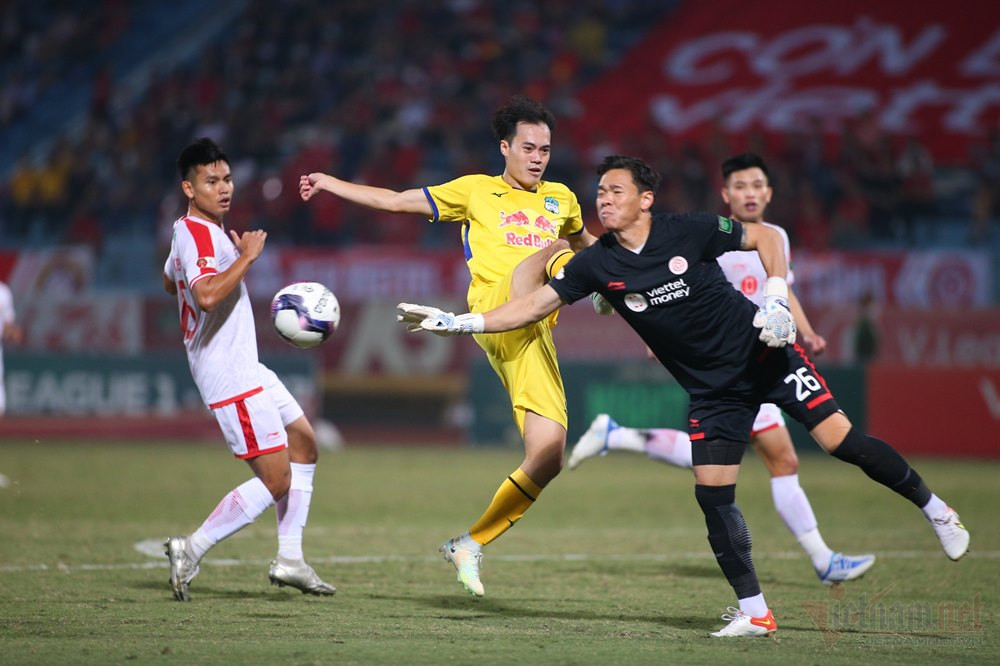 Video tổng hợp Hà Tĩnh 0-0 Viettel: ĐKVĐ thoát thua nhờ Nguyên Mạnh