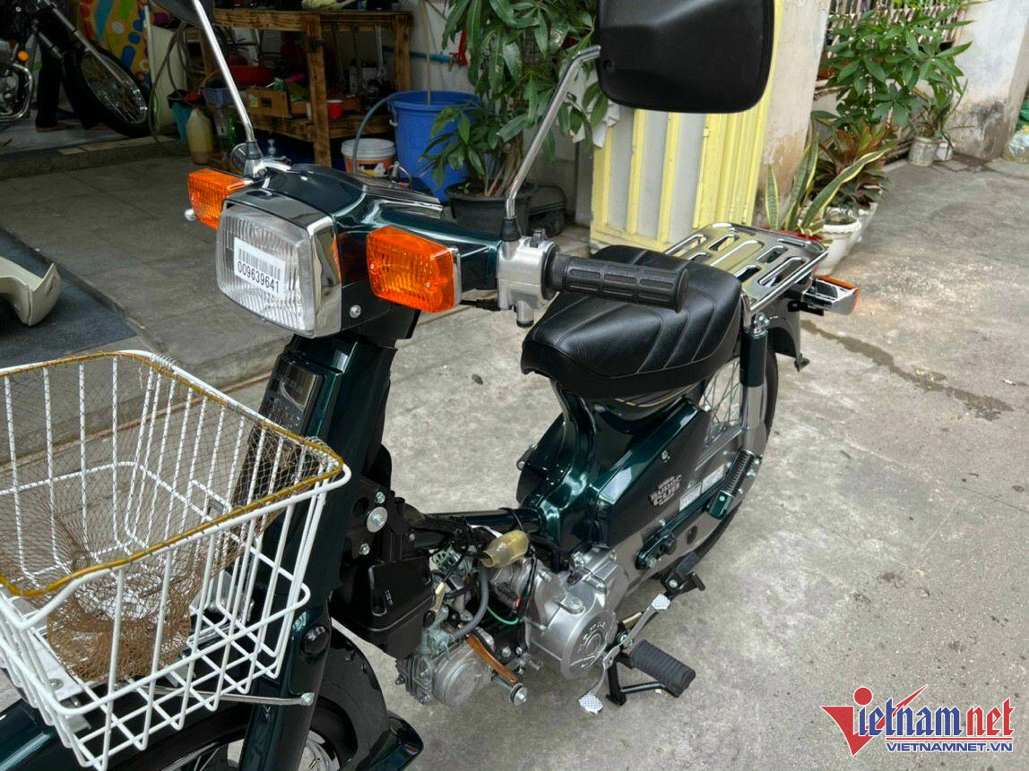 Người Việt trúng đấu giá, bỏ 250 triệu mua Honda Cub 82 đời 2001 “còn zin”