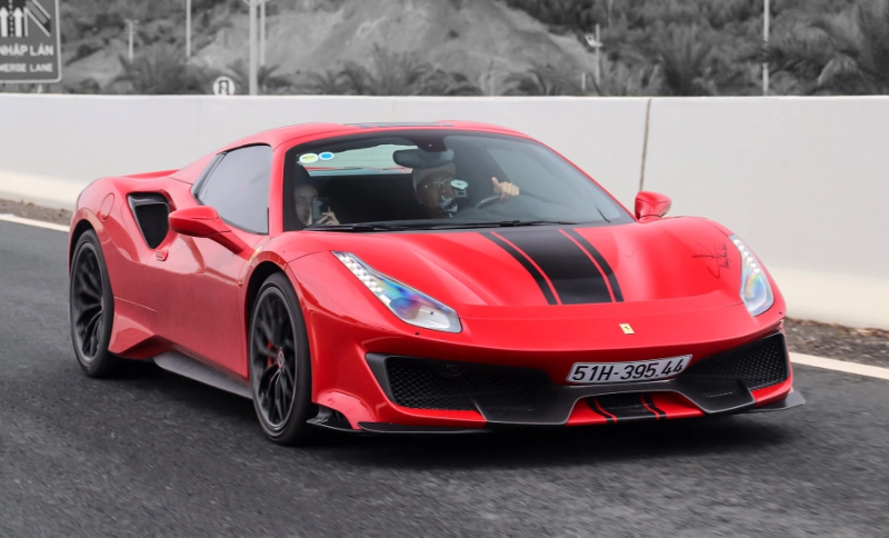 Những mẫu Ferrari hiệu suất cao tại Việt Nam