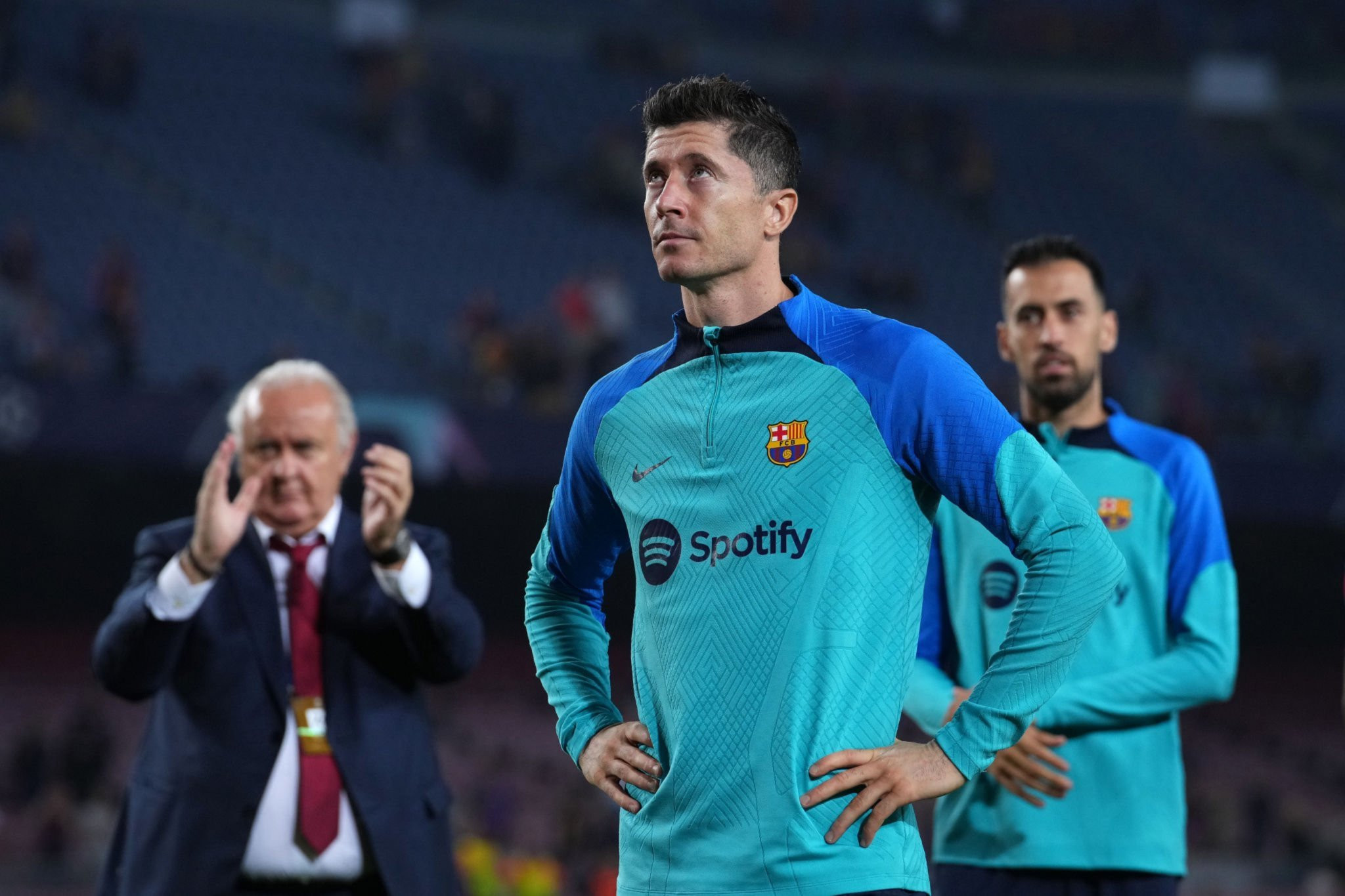 Lewandowski thất vọng vì Barca bị loại khỏi cúp C1