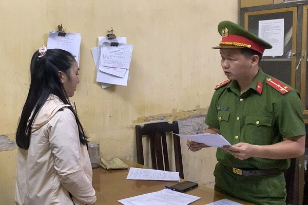 Bắt giám đốc lợi dụng chuyến bay giải cứu để lừa đảo
