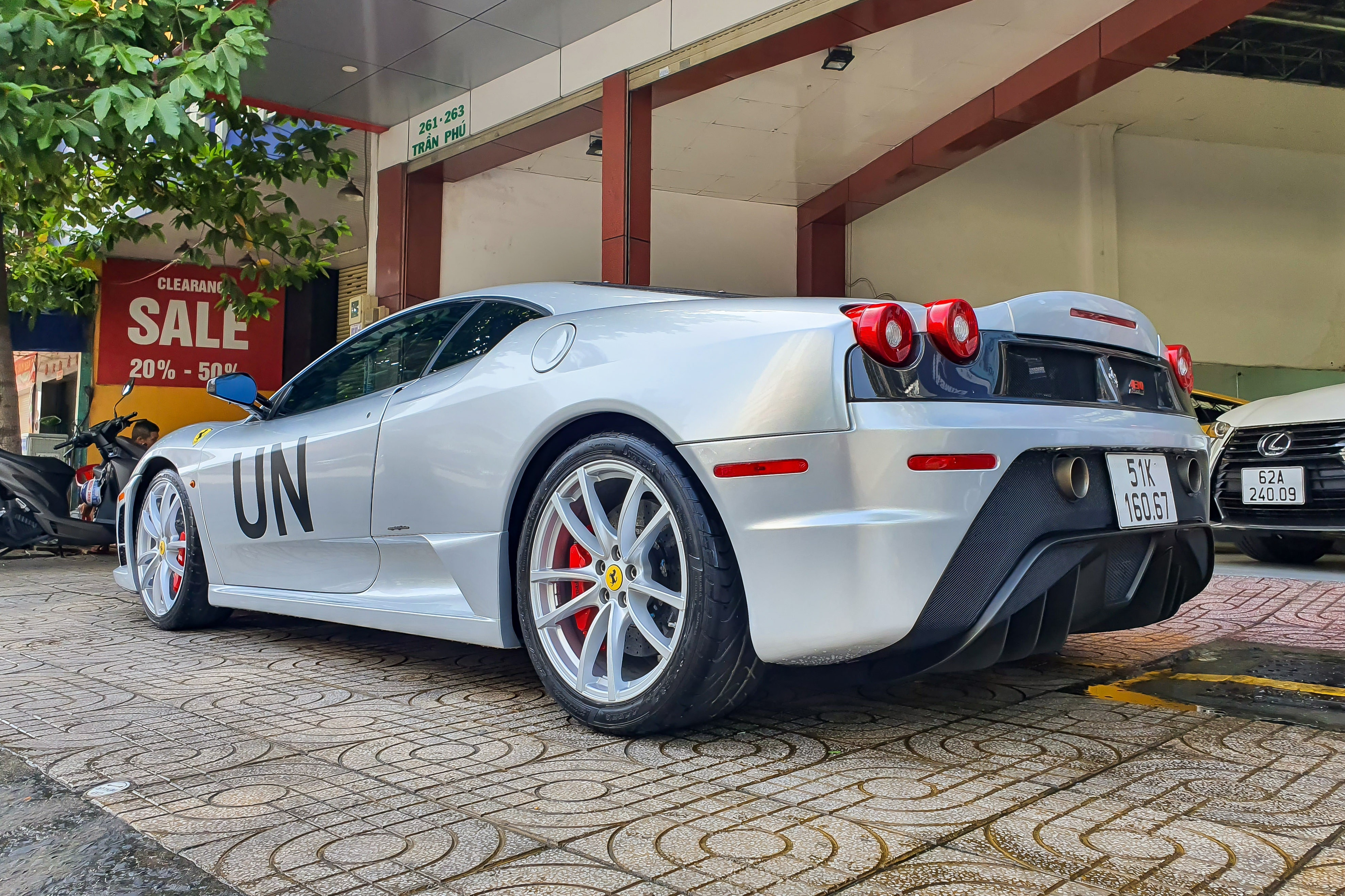 Ferrari anh 6