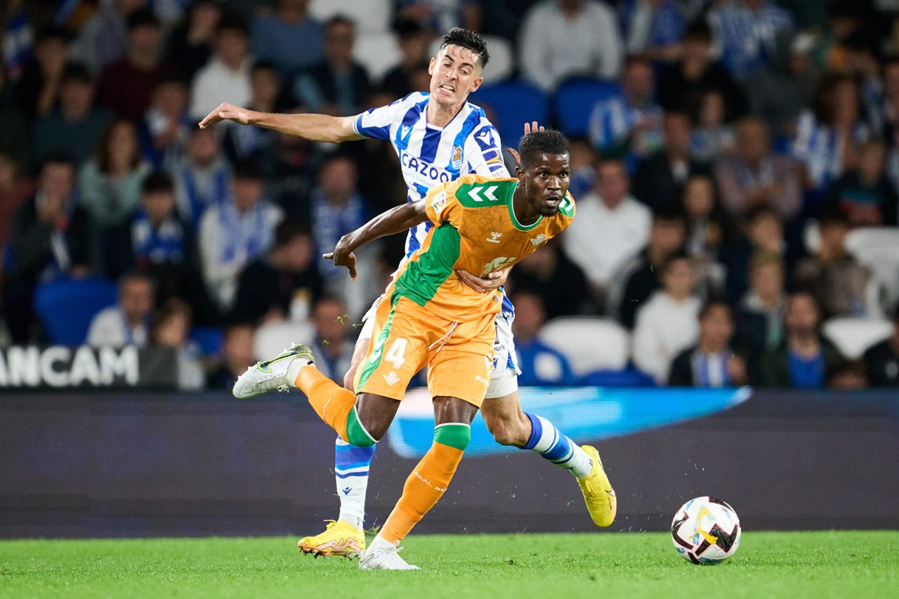 Tuy nhiên, trong một ngày thi đấu vô duyên, đội chủ sân Reale Seguros không sao làm rung mành lưới của Betis