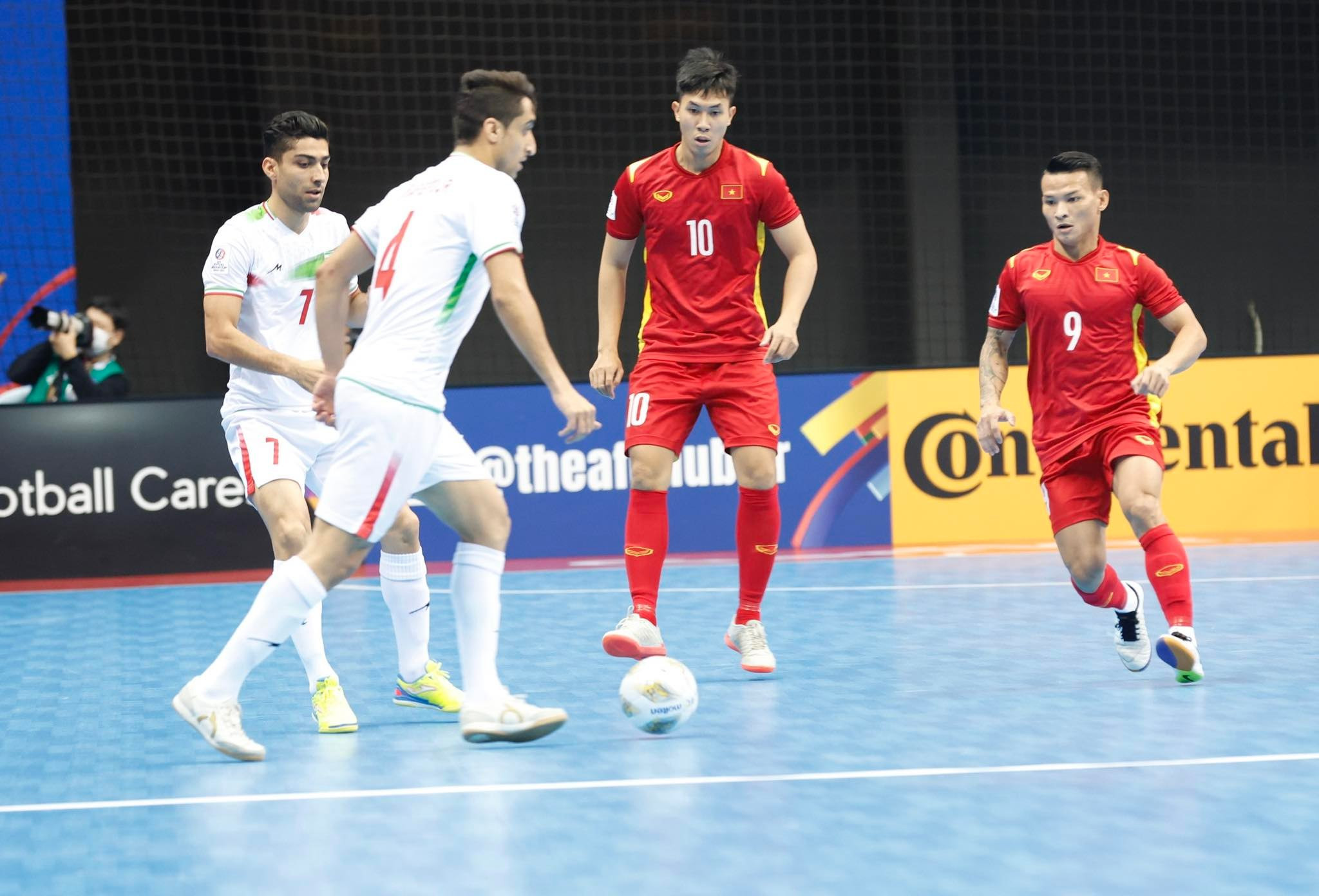 Video bàn thắng futsal Việt Nam 1-8 Iran: Đẳng cấp chênh lệch