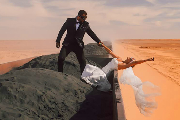 Tuần trăng mật 'bão táp' của cặp đôi trên đoàn tàu 200 toa chở đầy quặng sắt