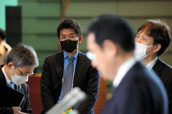 Thủ tướng Nhật Bản bổ nhiệm con trai cả làm cố vấn cấp cao