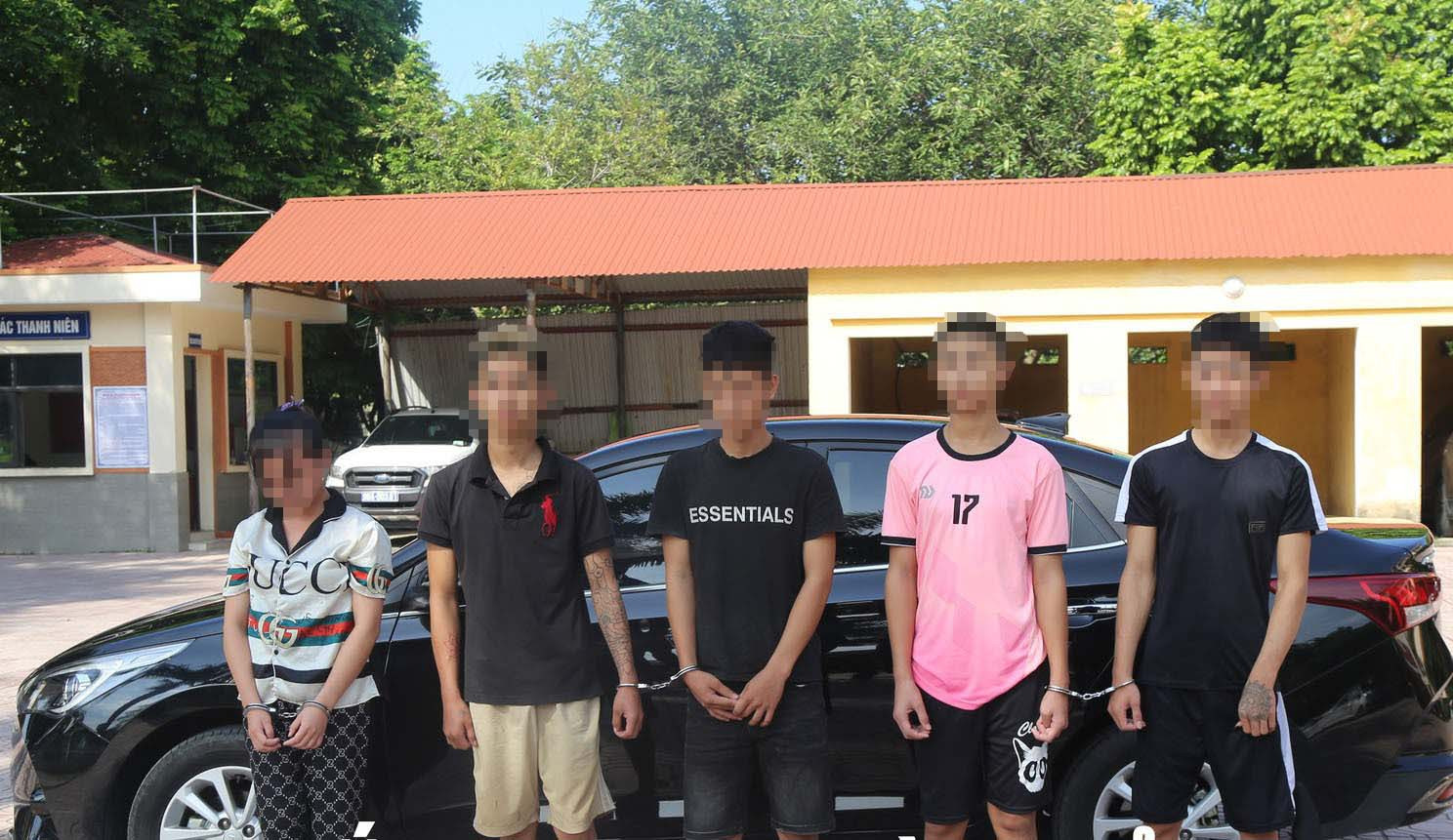 Khởi tố nhóm thanh thiếu niên dùng dao cướp taxi