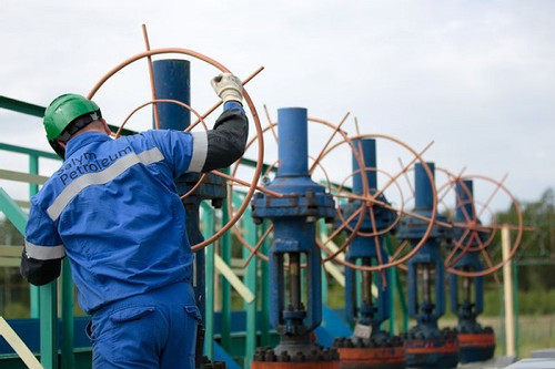 EU đạt thỏa thuận áp giá trần với dầu của Nga