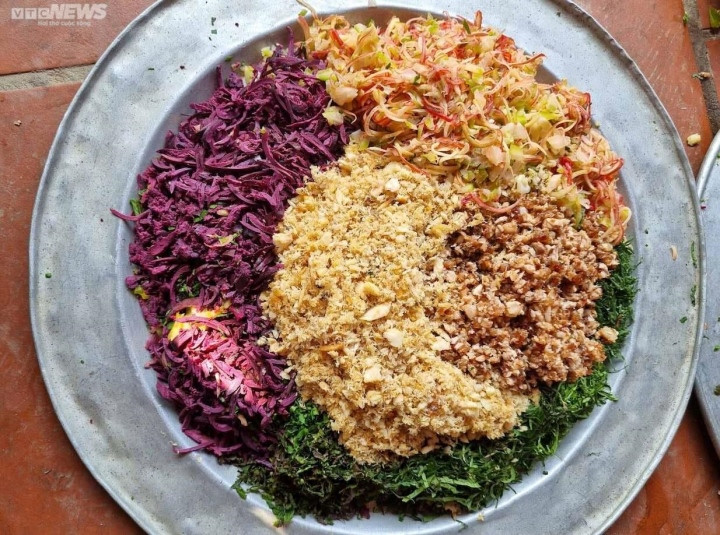 Trèo lên ngọn cây thu hoạch 'vàng đen', nông dân bỏ túi hàng trăm triệu đồng - 12