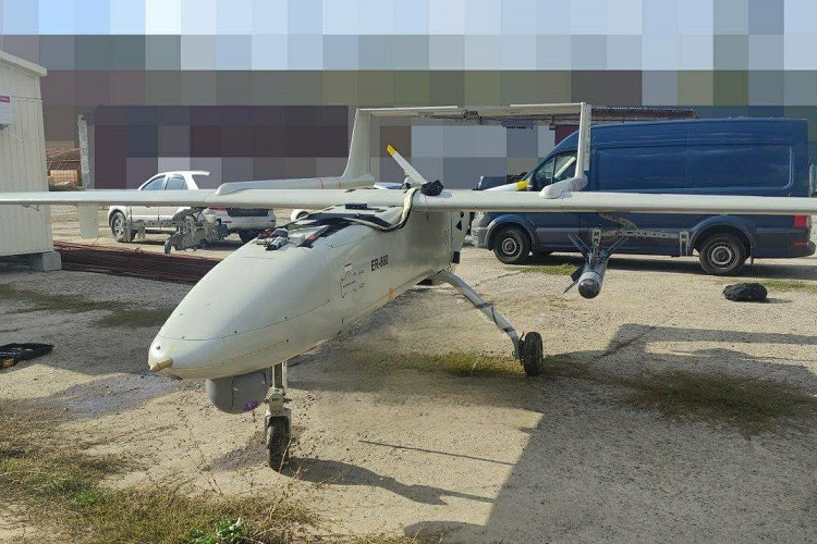 Ukraine thu giữ UAV Iran, nhận hàng trăm xe bọc thép Mỹ