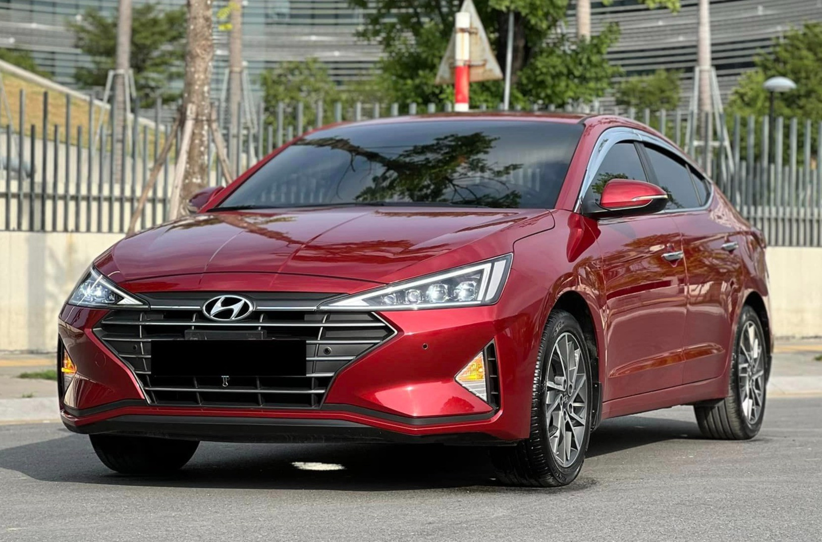 Chi tiết xe Hyundai Elantra 20AT 2019 tại Việt Nam