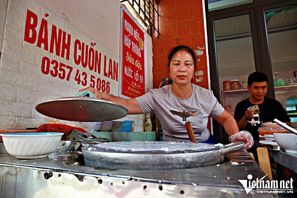 'Bí mật' quán bánh cuốn Cao Bằng 40 năm tuổi, bán trăm suất trong vài giờ