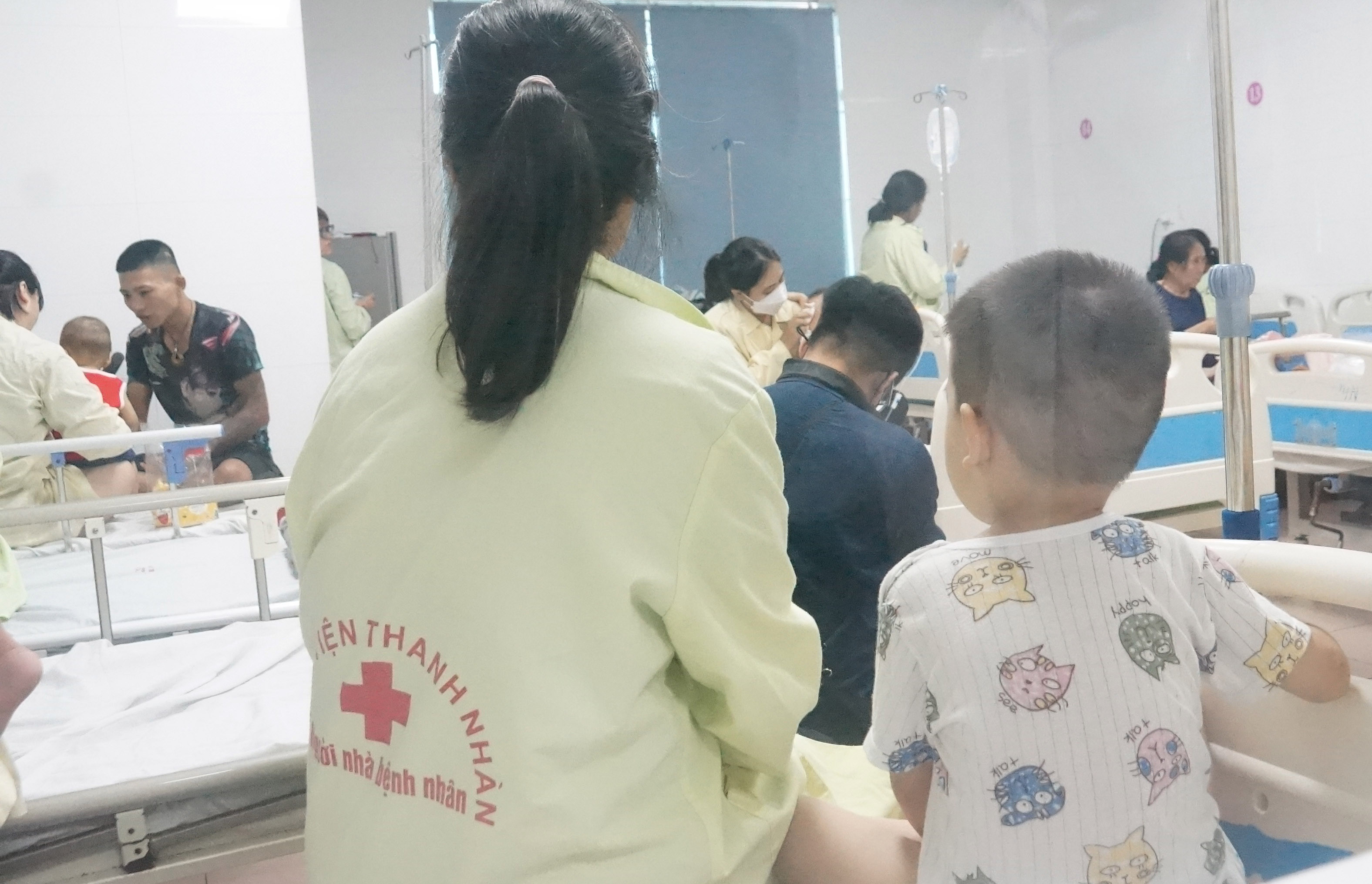 Trẻ mắc virus Adeno: Những đường lây bệnh cần lưu ý