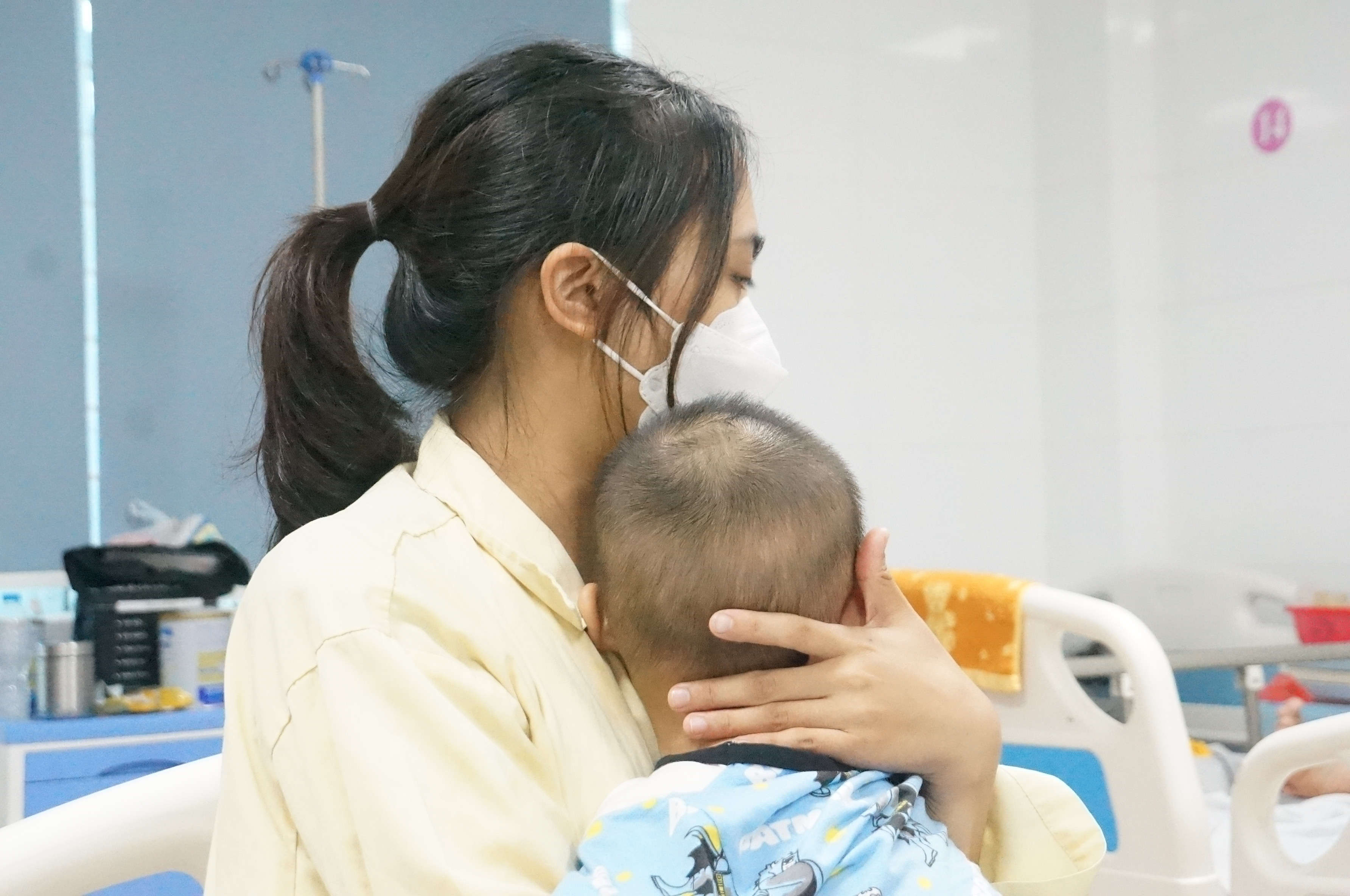 Triệu chứng trẻ đang mắc virus Adeno, nhóm bệnh nhi dễ trở nặng