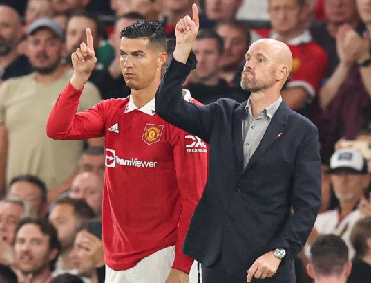 Ronaldo bất mãn Erik ten Hag, nghĩ MU sai đường