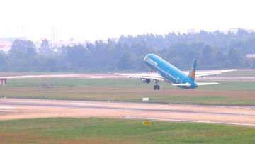 Máy bay Vietnam Airlines phải hạ cánh khẩn cấp để cứu người