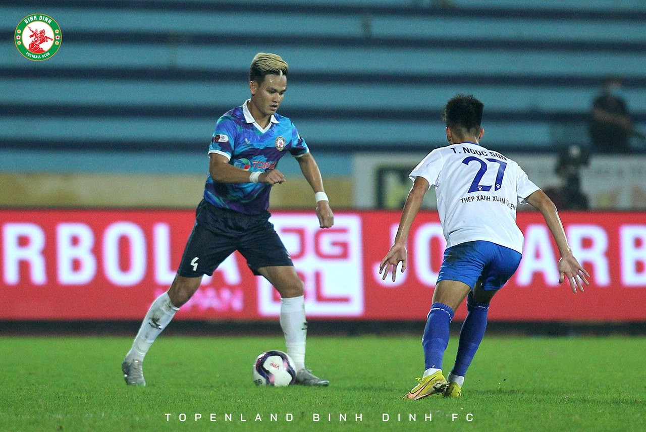 Video bàn thắng Nam Định 0-2 Bình Định: Tuyệt phẩm khiến Thiên Trường câm lặng