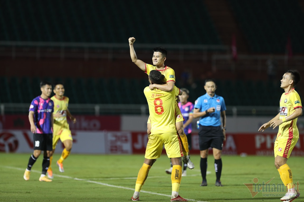 Video bàn thắng Sài Gòn 0-1 Thanh Hóa: Chủ nhà ôm hận