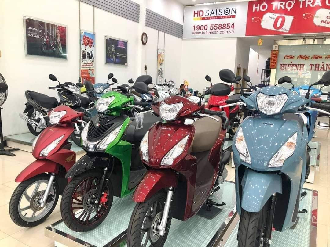 Honda, Yamaha đua nhau tăng giá, SH 'chênh' thêm 26 triệu đồng