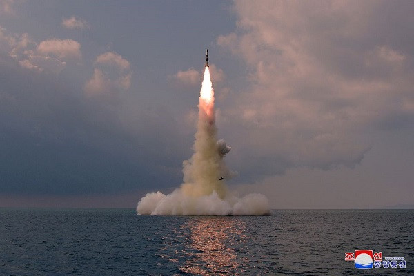 Triều Tiên tiếp tục phóng 2 tên lửa đạn đạo