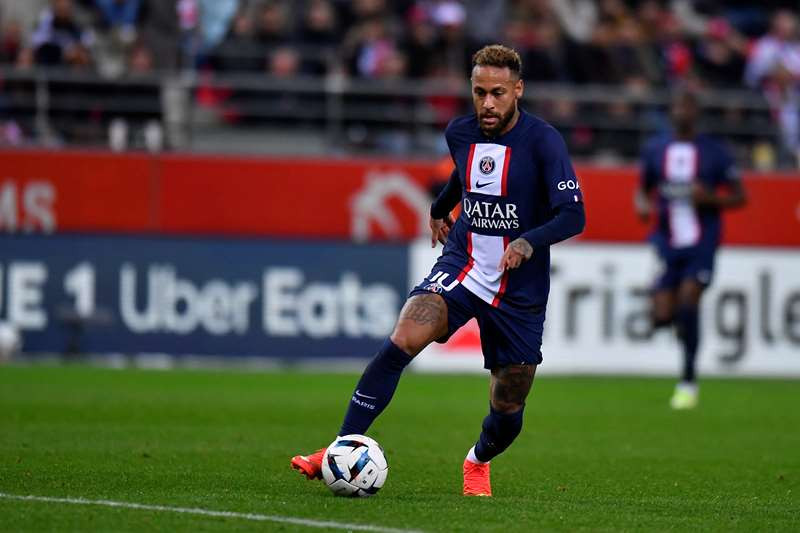 Neymar cũng bất lực trước Reims