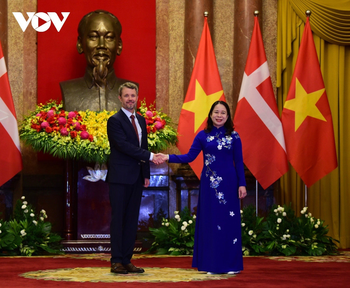 danish crown prince warmly welcomed upon arrival in vietnam picture 6