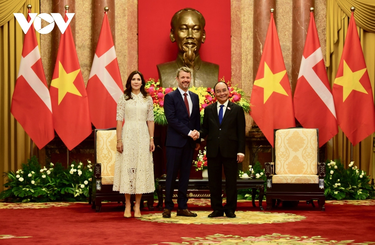 danish crown prince warmly welcomed upon arrival in vietnam picture 12