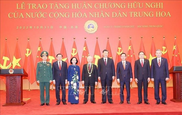 Party General Secretary presented with Friendship Order of China hinh anh 2