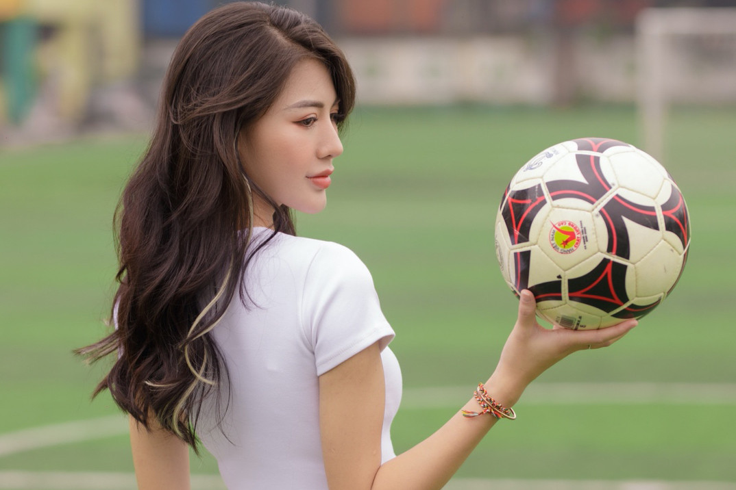 Hotgirl cá tính nổi bật Nóng cùng World Cup 2022